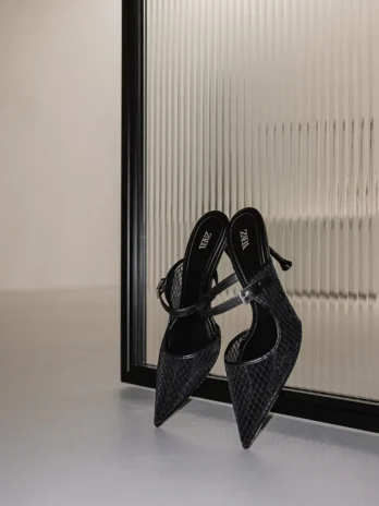 High-heel slingback shoes with bow